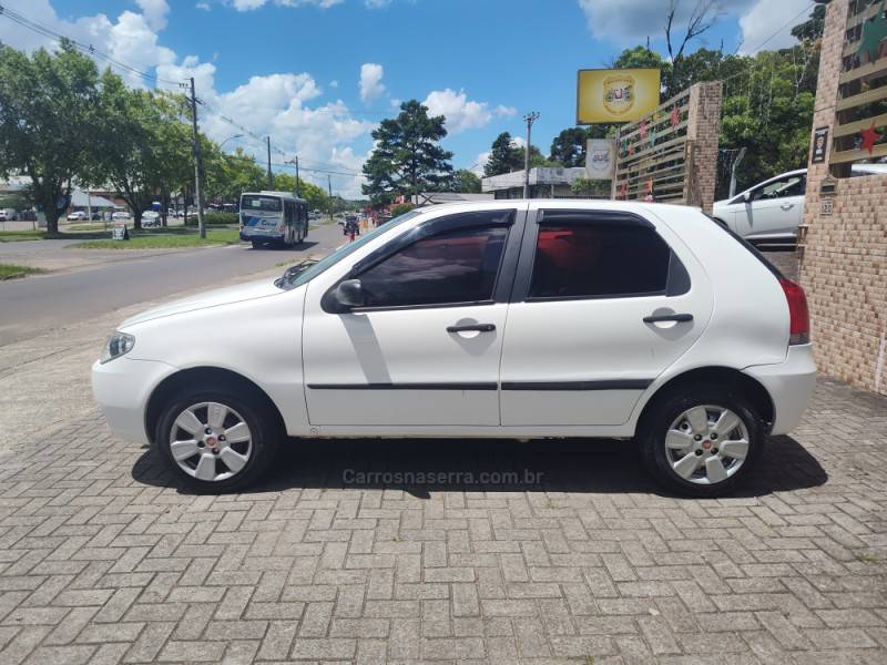 FIAT - PALIO - 2010/2011 - Branca - R$ 26.900,00