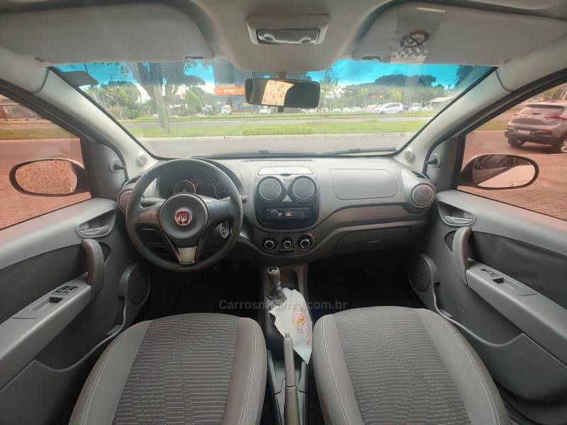 FIAT - PALIO - 2014/2015 - Branca - R$ 39.900,00