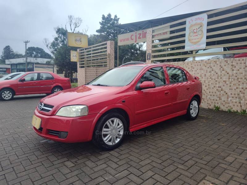 CHEVROLET - ASTRA - 2008/2009 - Vermelha - R$ 33.900,00
