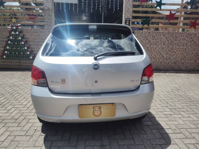 FIAT - PALIO - 2007/2008 - Prata - R$ 27.900,00