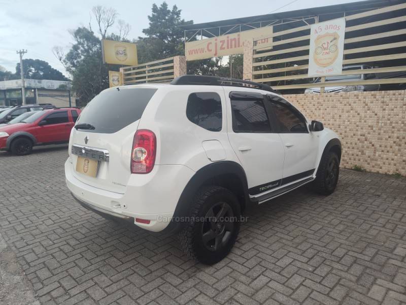 RENAULT - DUSTER - 2013/2014 - Branca - R$ 51.900,00