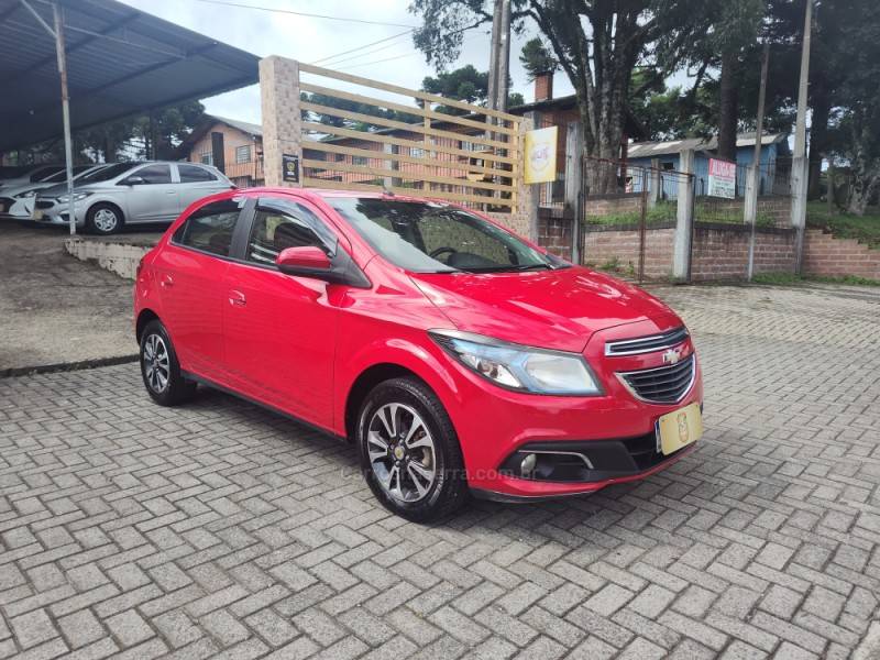 CHEVROLET - ONIX - 2015/2016 - Vermelha - R$ 56.900,00