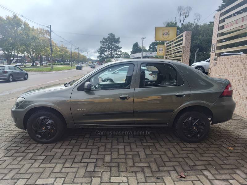 CHEVROLET - PRISMA - 2010/2011 - Verde - R$ 30.900,00