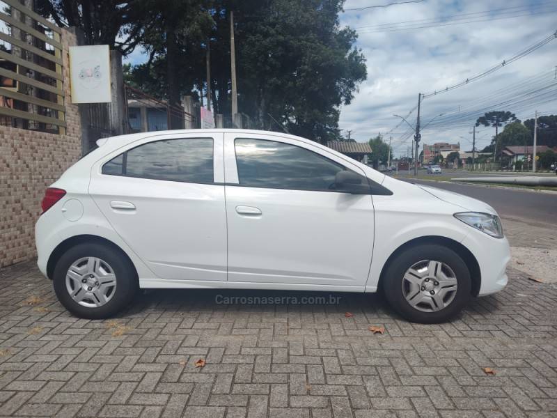 CHEVROLET - ONIX - 2014/2015 - Branca - R$ 45.900,00