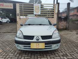 RENAULT - CLIO - 2004/2004 - Prata - R$ 12.900,00