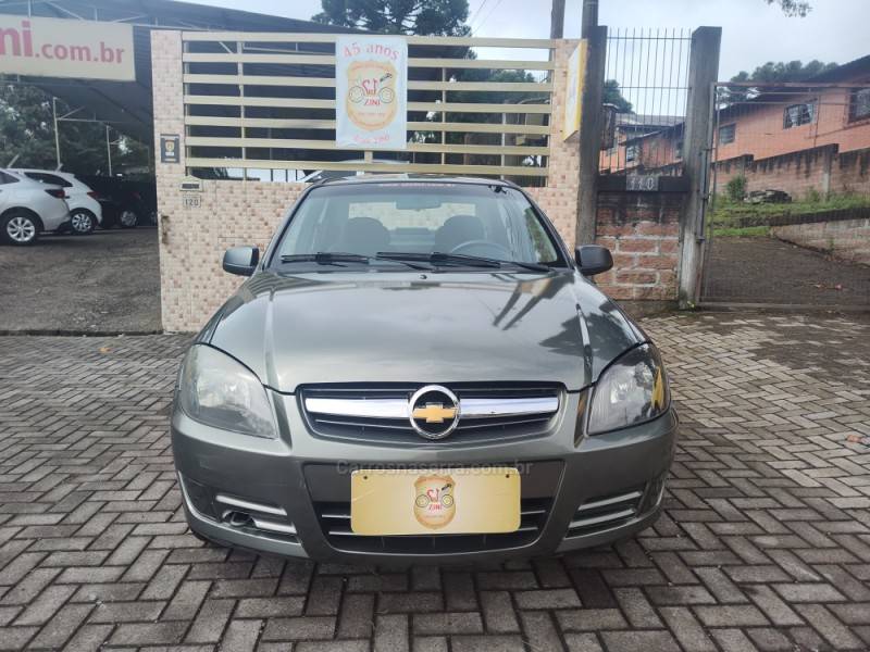 CHEVROLET - PRISMA - 2010/2011 - Verde - R$ 30.900,00