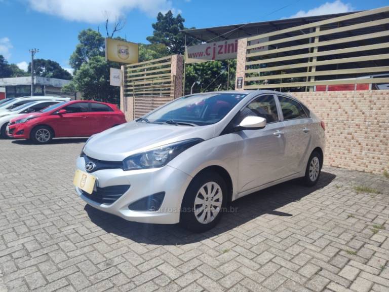 HYUNDAI - HB20S - 2013/2014 - Prata - R$ 43.900,00
