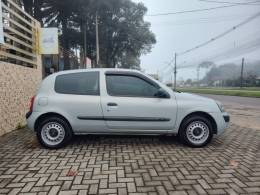 RENAULT - CLIO - 2004/2004 - Prata - R$ 12.900,00