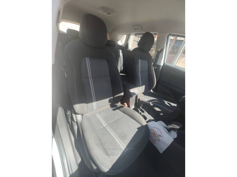 CHEVROLET - TRACKER - 2023/2024 - Branca - R$ 105.900,00