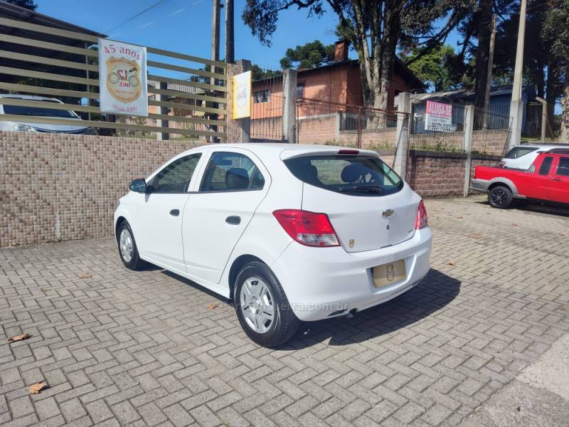CHEVROLET - ONIX - 2018/2018 - Branca - R$ 46.900,00