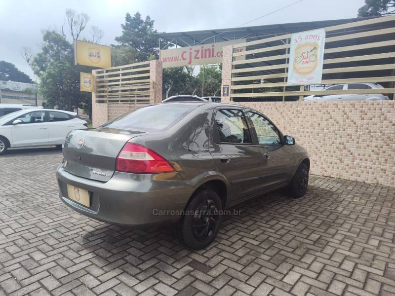 CHEVROLET - PRISMA - 2010/2011 - Verde - R$ 30.900,00
