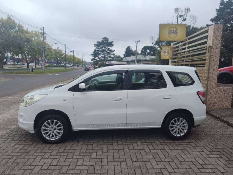 CHEVROLET - SPIN - 2012/2013 - Branca - R$ 42.900,00