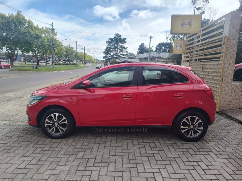 CHEVROLET - ONIX - 2015/2016 - Vermelha - R$ 56.900,00