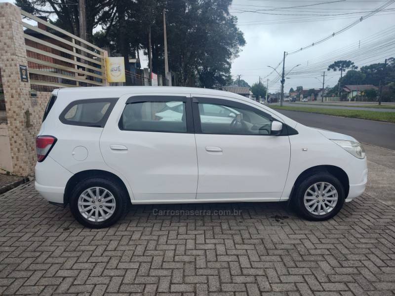 CHEVROLET - SPIN - 2012/2013 - Branca - R$ 42.900,00