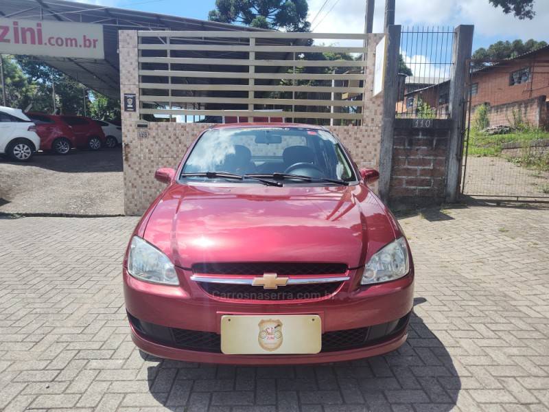 CHEVROLET - CLASSIC - 2010/2011 - Vermelha - R$ 24.900,00