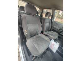 CHEVROLET - CORSA - 2001/2001 - Cinza - R$ 13.500,00