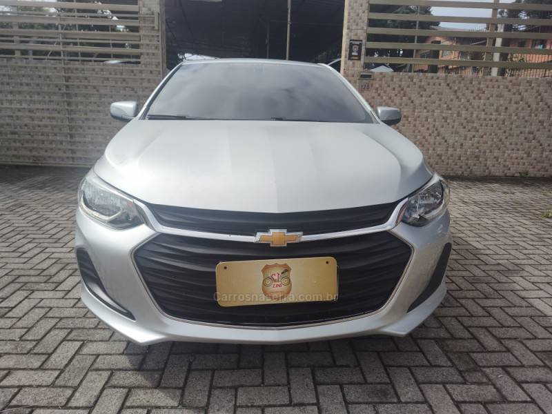 CHEVROLET - ONIX - 2020/2021 - Prata - R$ 59.900,00