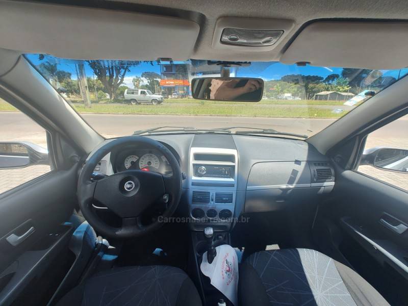 FIAT - PALIO - 2007/2008 - Prata - R$ 27.900,00