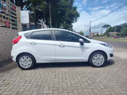 FORD - FIESTA - 2016/2017 - Branca - R$ 47.900,00
