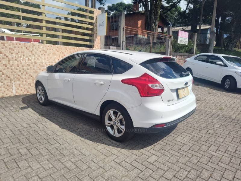 FORD - FOCUS - 2014/2014 - Branca - R$ 48.900,00