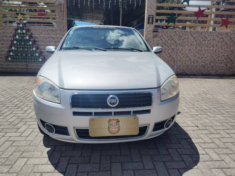 FIAT - PALIO - 2007/2008 - Prata - R$ 27.900,00