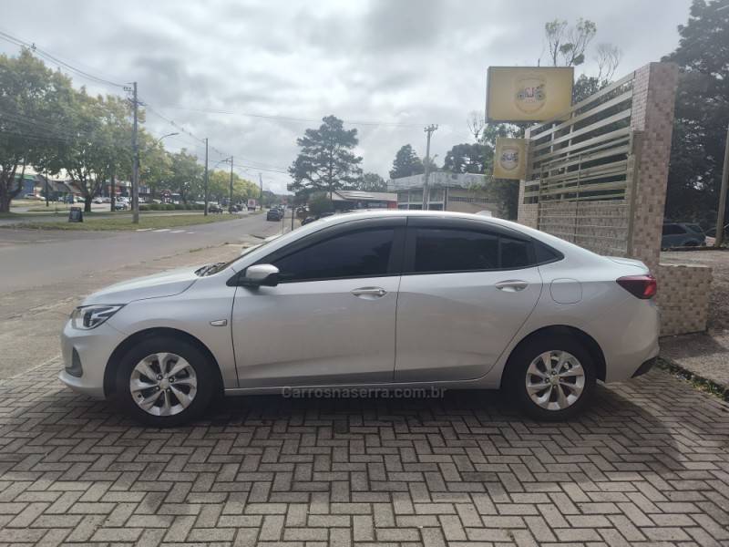 CHEVROLET - ONIX - 2020/2021 - Prata - R$ 59.900,00