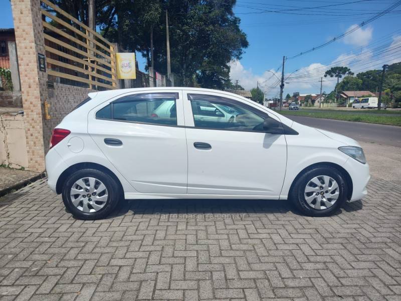 CHEVROLET - ONIX - 2018/2018 - Branca - R$ 46.900,00