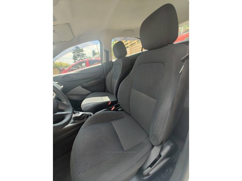 CHEVROLET - ONIX - 2018/2018 - Branca - R$ 46.900,00
