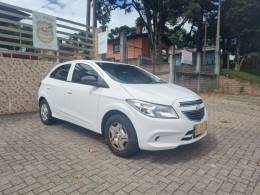 CHEVROLET - ONIX - 2014/2015 - Branca - R$ 45.900,00
