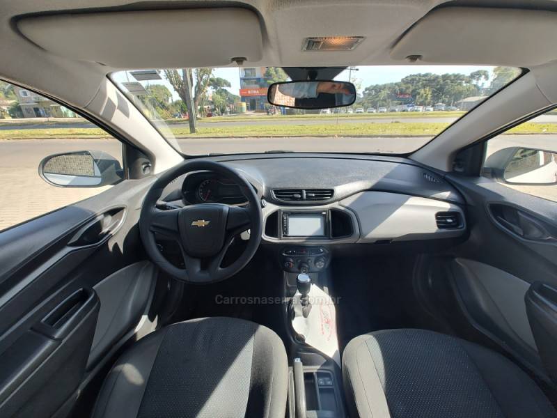 CHEVROLET - ONIX - 2018/2018 - Branca - R$ 46.900,00