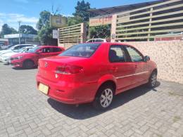 FIAT - SIENA - 2014/2015 - Vermelha - R$ 35.900,00
