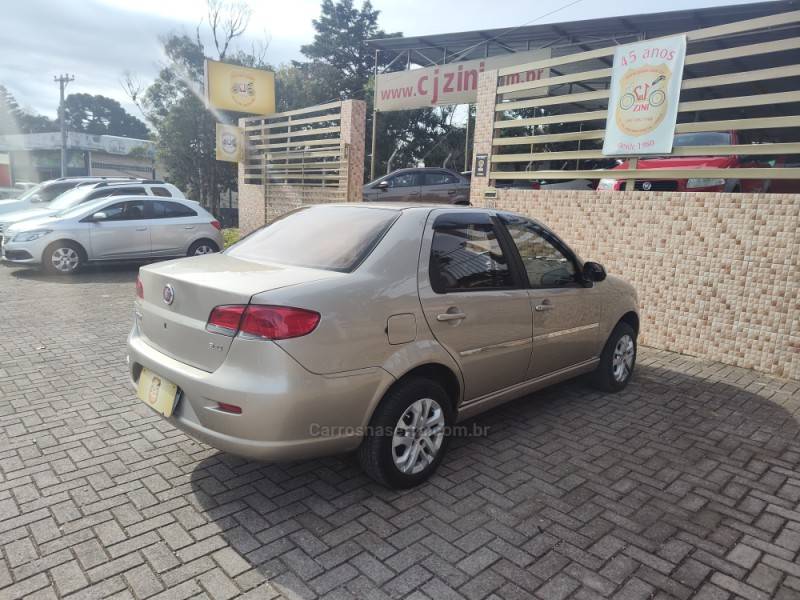FIAT - SIENA - 2013/2014 - Bege - R$ 36.900,00