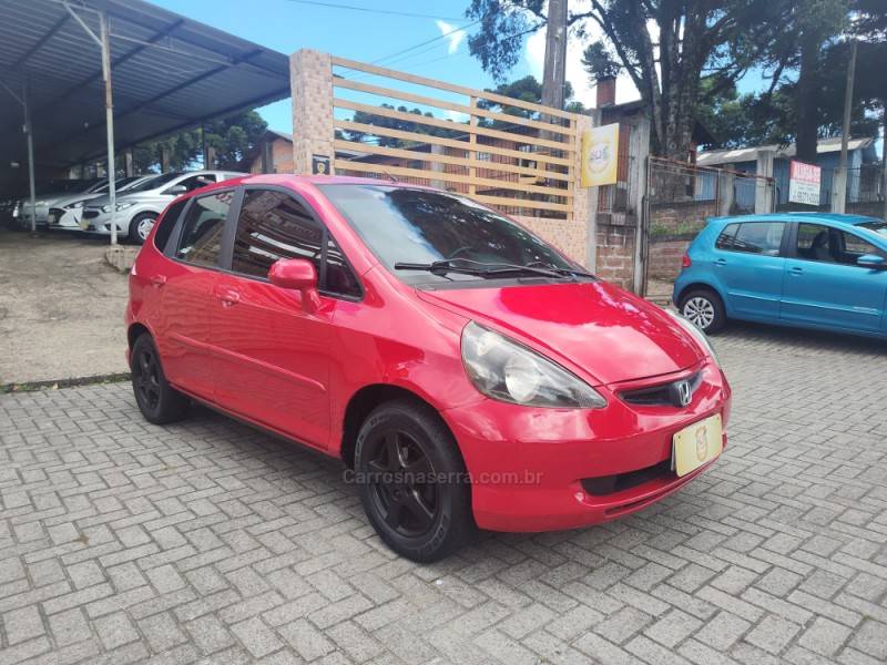 HONDA - FIT - 2006/2007 - Vermelha - R$ 29.900,00