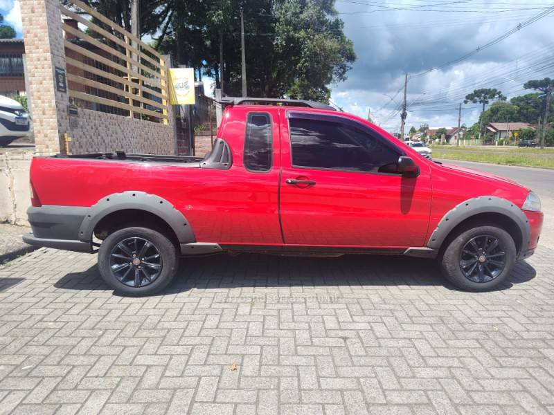 FIAT - STRADA - 2010/2011 - Vermelha - R$ 38.900,00