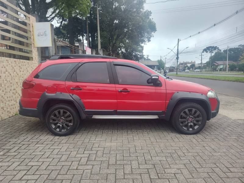 FIAT - PALIO - 2014/2015 - Vermelha - R$ 43.900,00
