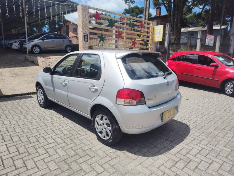 FIAT - PALIO - 2007/2008 - Prata - R$ 27.900,00